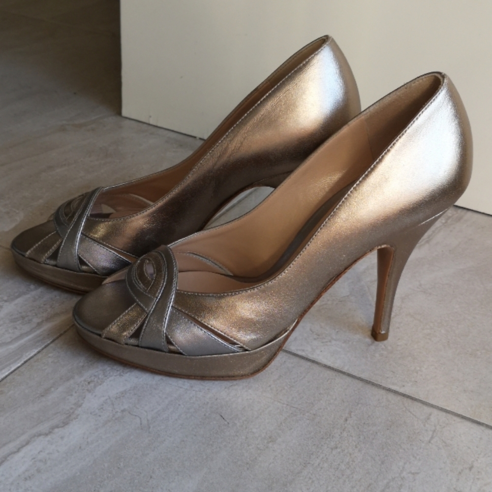 Leather gold and silver peep-toe pumps